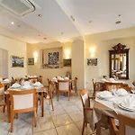 Hotel Peristil 3*