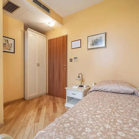 Peristil Отель 3*