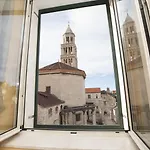 Hotel Peristil