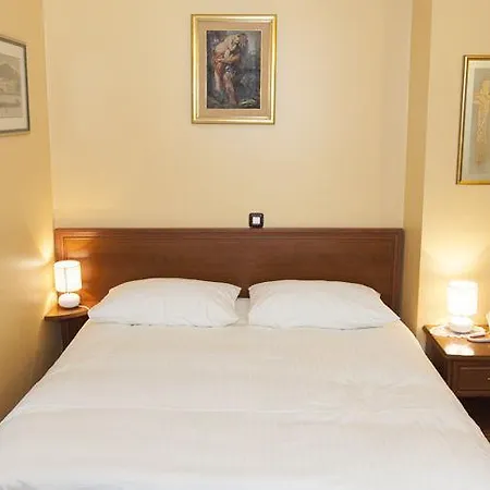 Peristil Hotel 3*