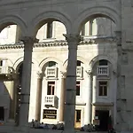 Peristil Hotel