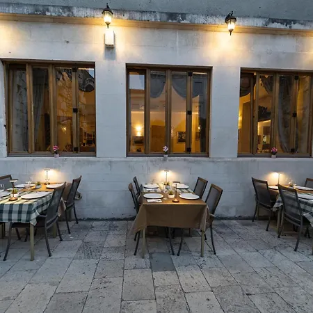Peristil Hotel