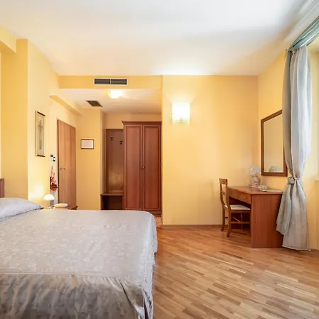 Hotel Peristil