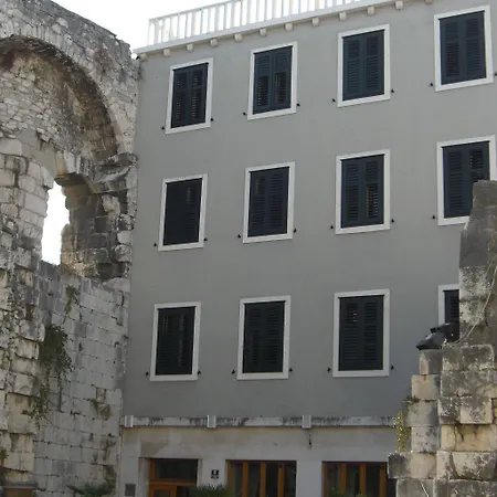 Peristil Split