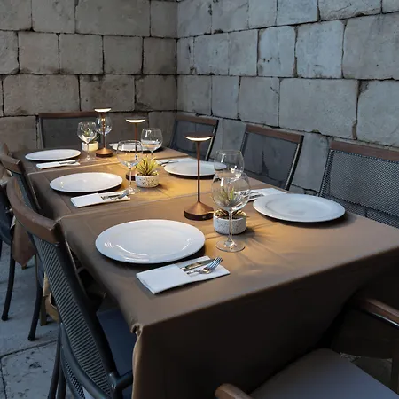 Peristil Hotel